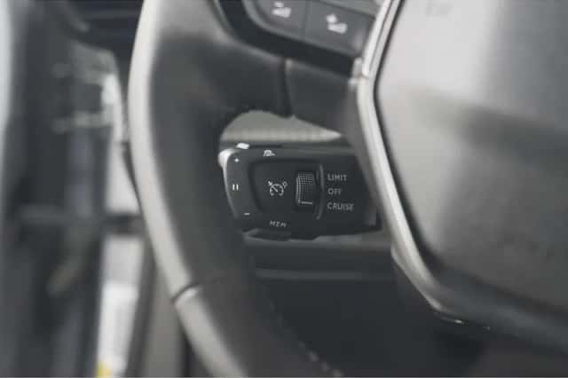 Peugeot 2008 (2024) thumbnail 37