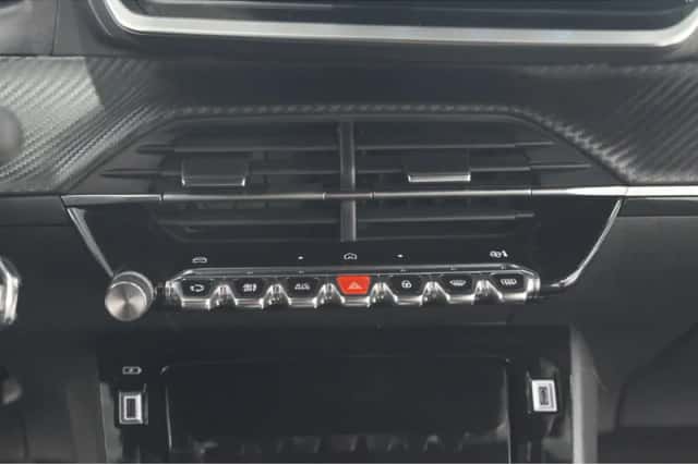 Peugeot 2008 (2024) thumbnail 45
