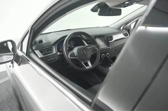 Renault Captur (2021) thumbnail 2