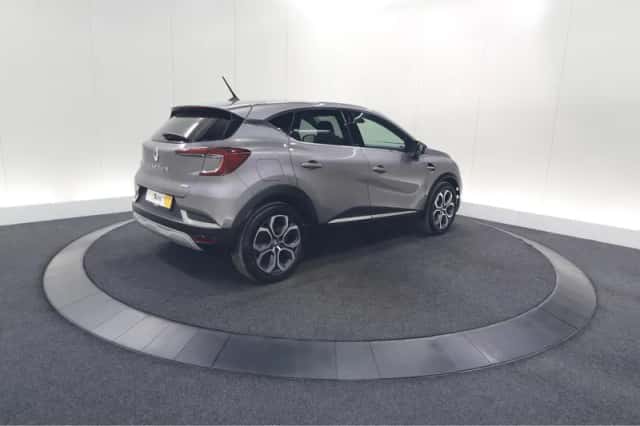 Renault Captur (2021) thumbnail 4