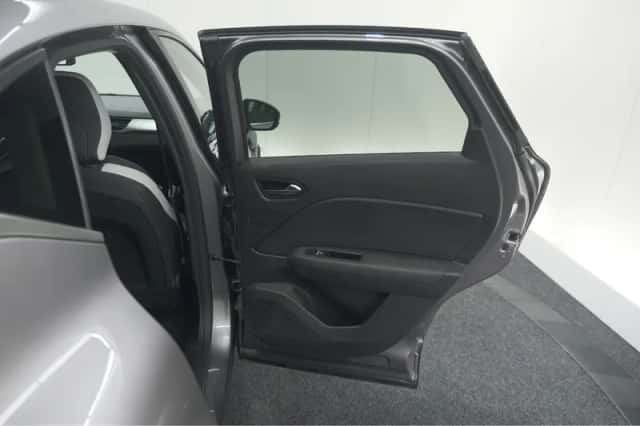 Renault Captur (2021) thumbnail 64