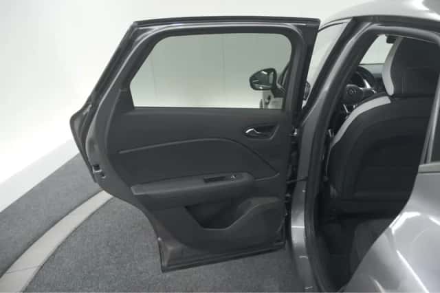 Renault Captur (2021) thumbnail 66