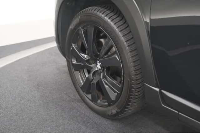 Peugeot 2008 (2018) thumbnail 17