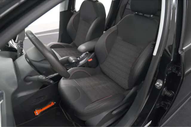 Peugeot 2008 (2018) thumbnail 22