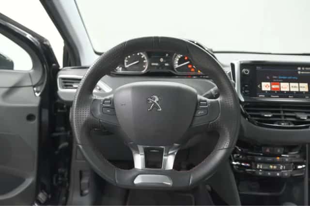 Peugeot 2008 (2018) thumbnail 26