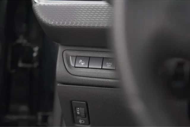 Peugeot 2008 (2018) thumbnail 32