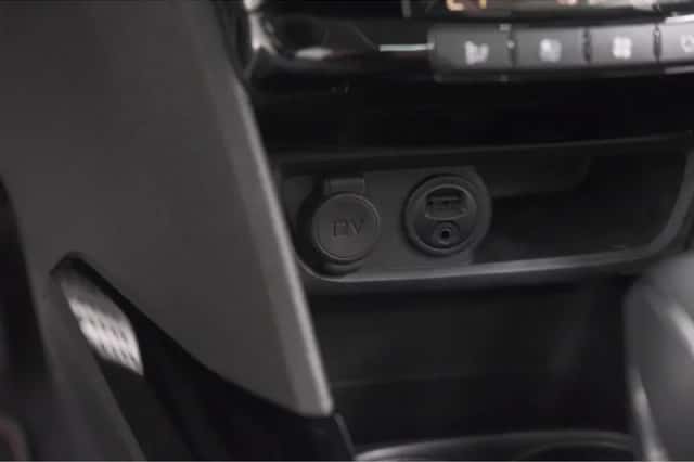 Peugeot 2008 (2018) thumbnail 38