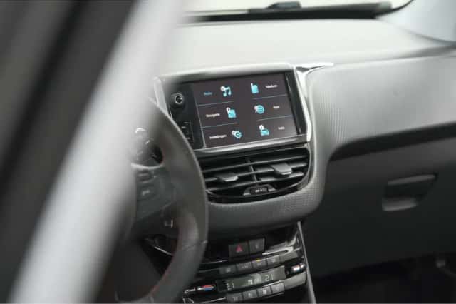 Peugeot 2008 (2018) thumbnail 40