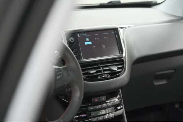 Peugeot 2008 (2018) thumbnail 42