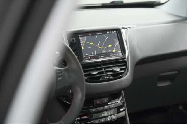 Peugeot 2008 (2018) thumbnail 44