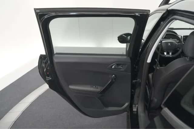 Peugeot 2008 (2018) thumbnail 56