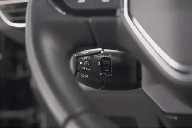 Peugeot 3008 (2020) thumbnail 34