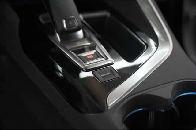 Peugeot 3008 (2020) thumbnail 37