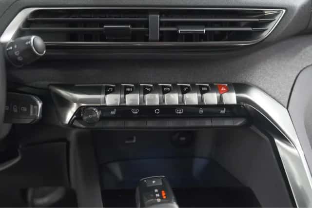 Peugeot 3008 (2020) thumbnail 40