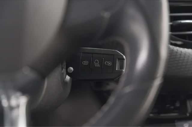 Peugeot 208 (2019) thumbnail 12