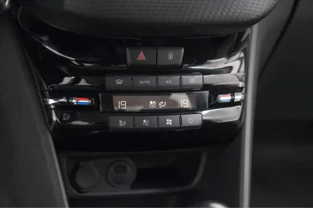 Peugeot 208 (2019) thumbnail 35
