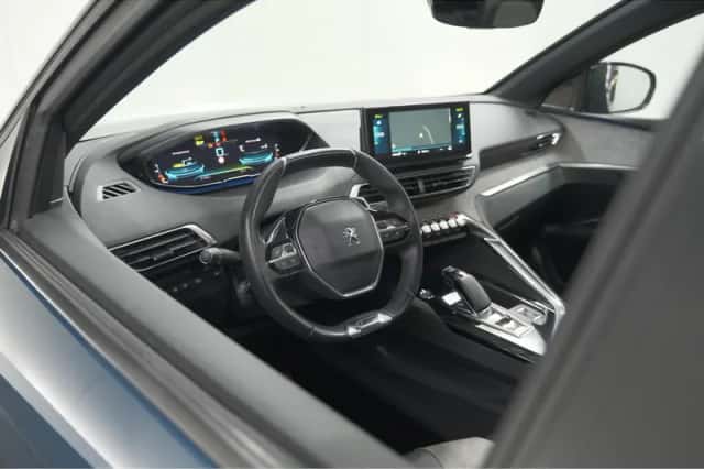 Peugeot 3008 (2021) thumbnail 2