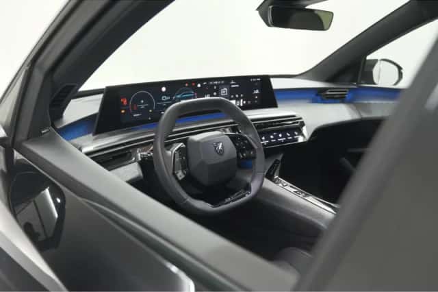 Peugeot 3008 (2025) thumbnail 2