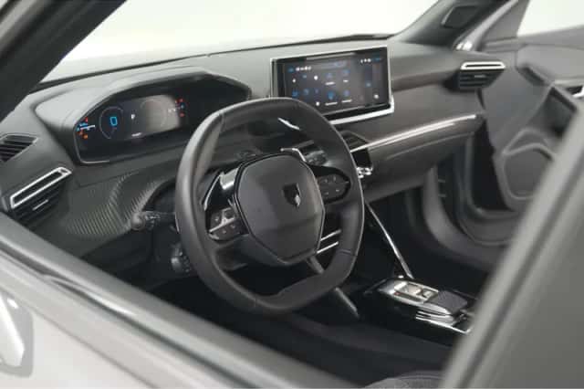 Peugeot 2008 (2025) thumbnail 2