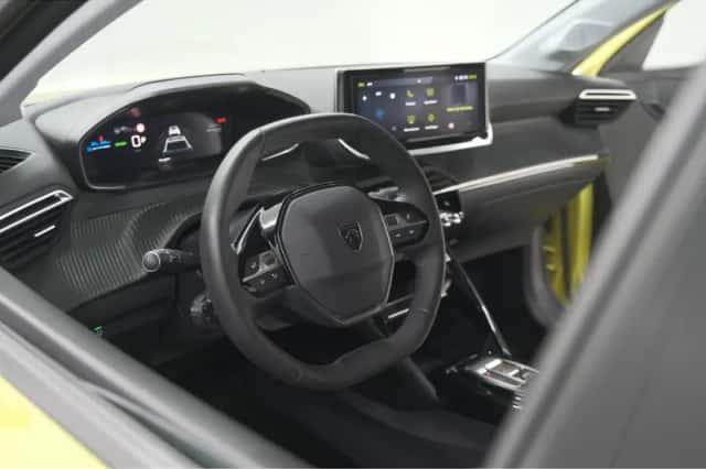 Peugeot e-208 (2024) thumbnail 2