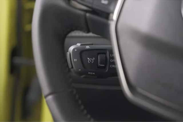 Peugeot e-208 (2024) thumbnail 4