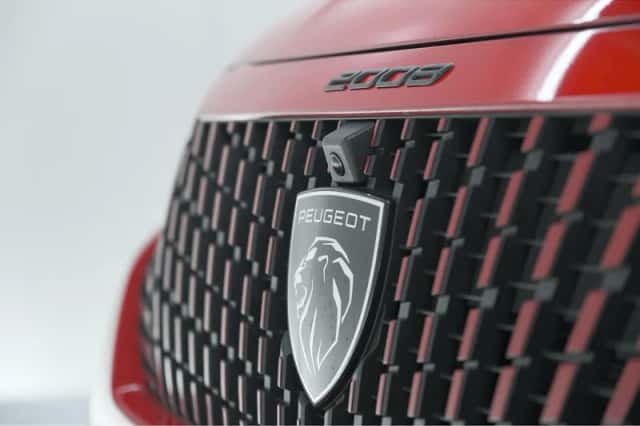 Peugeot 2008 (2024) thumbnail 3