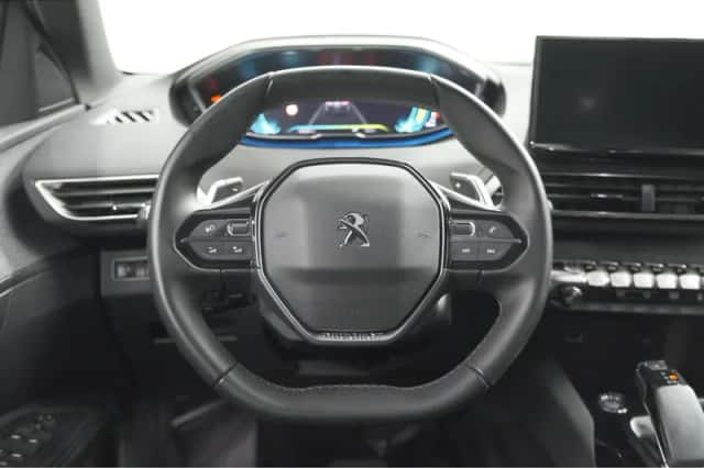 Peugeot 3008 (2023) thumbnail 2
