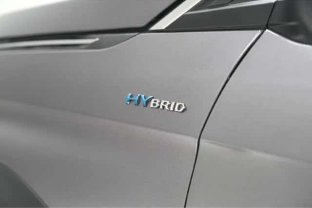 Peugeot 3008 (2023) thumbnail 3