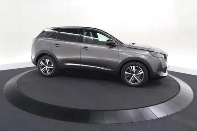 Peugeot 3008 (2023) thumbnail 4