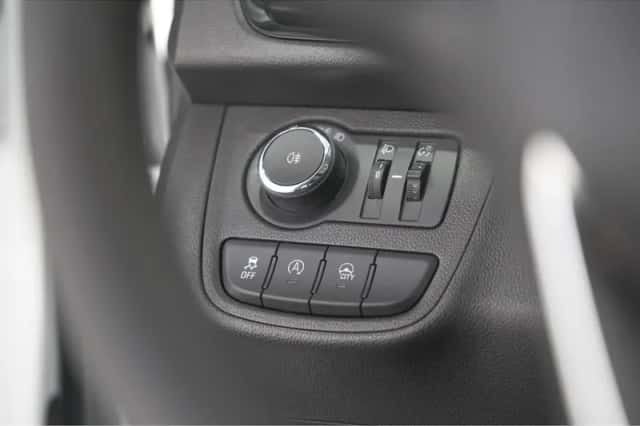 Opel Karl (2017) thumbnail 4