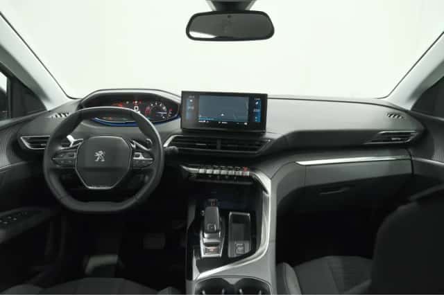 Peugeot 3008 (2023) thumbnail 2