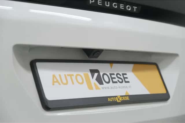 Peugeot 3008 (2023) thumbnail 5
