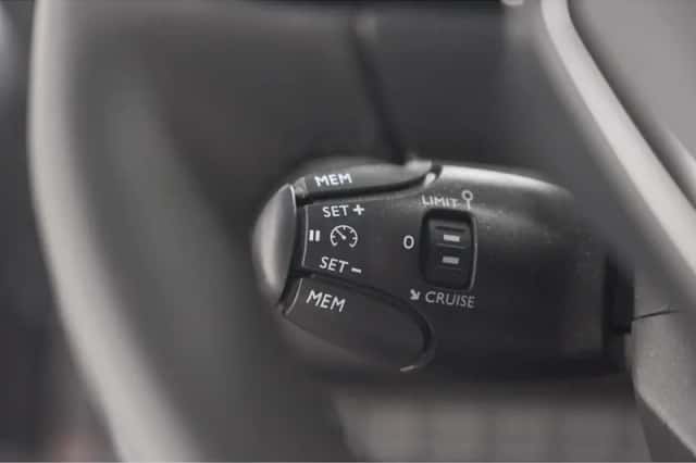 Peugeot 2008 (2025) thumbnail 3