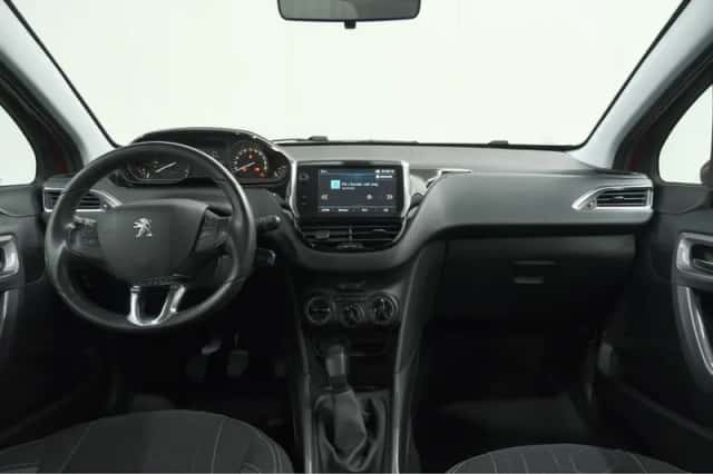 Peugeot 2008 (2018) thumbnail 2