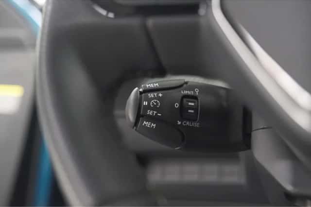 Peugeot 2008 (2025) thumbnail 3