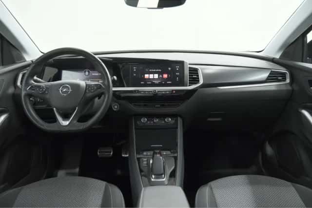Opel Grandland (2022) thumbnail 2