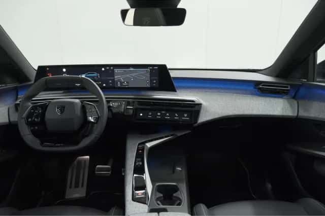 Peugeot 3008 (2025) thumbnail 2