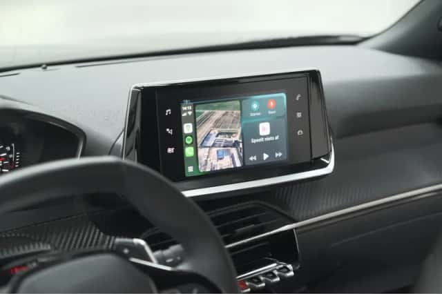 Peugeot 2008 (2023) thumbnail 3