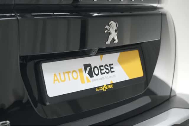 Peugeot 2008 (2023) thumbnail 4