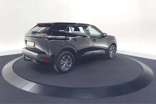 Peugeot 2008 (2023) thumbnail 5
