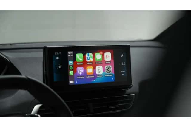 Peugeot 5008 (2023) thumbnail 3