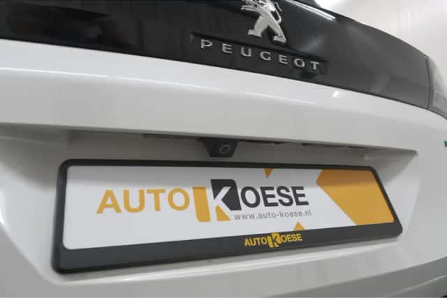 Peugeot 3008 (2023) thumbnail 5