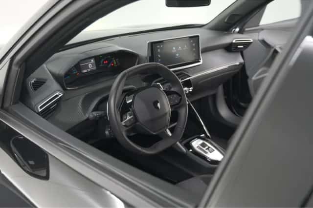 Peugeot 2008 (2025) thumbnail 2