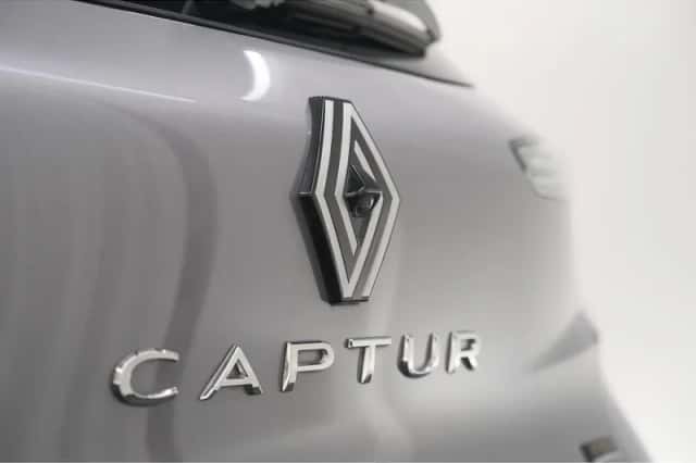 Renault Captur (2025) thumbnail 4