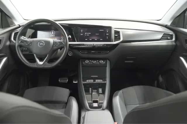 Opel Grandland (2024) thumbnail 2