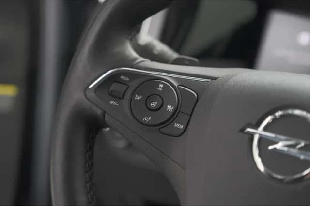 Opel Grandland (2024) thumbnail 3