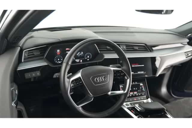 Audi e-tron (2021) thumbnail 2
