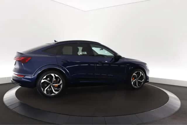 Audi e-tron (2021) thumbnail 6