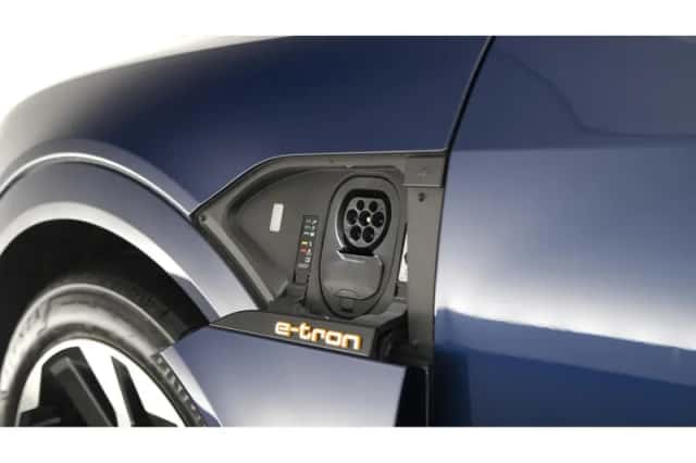 Audi e-tron (2021) thumbnail 57