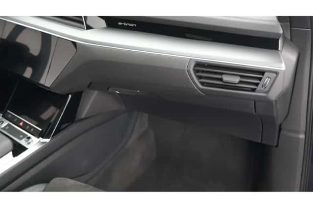 Audi e-tron (2021) thumbnail 60